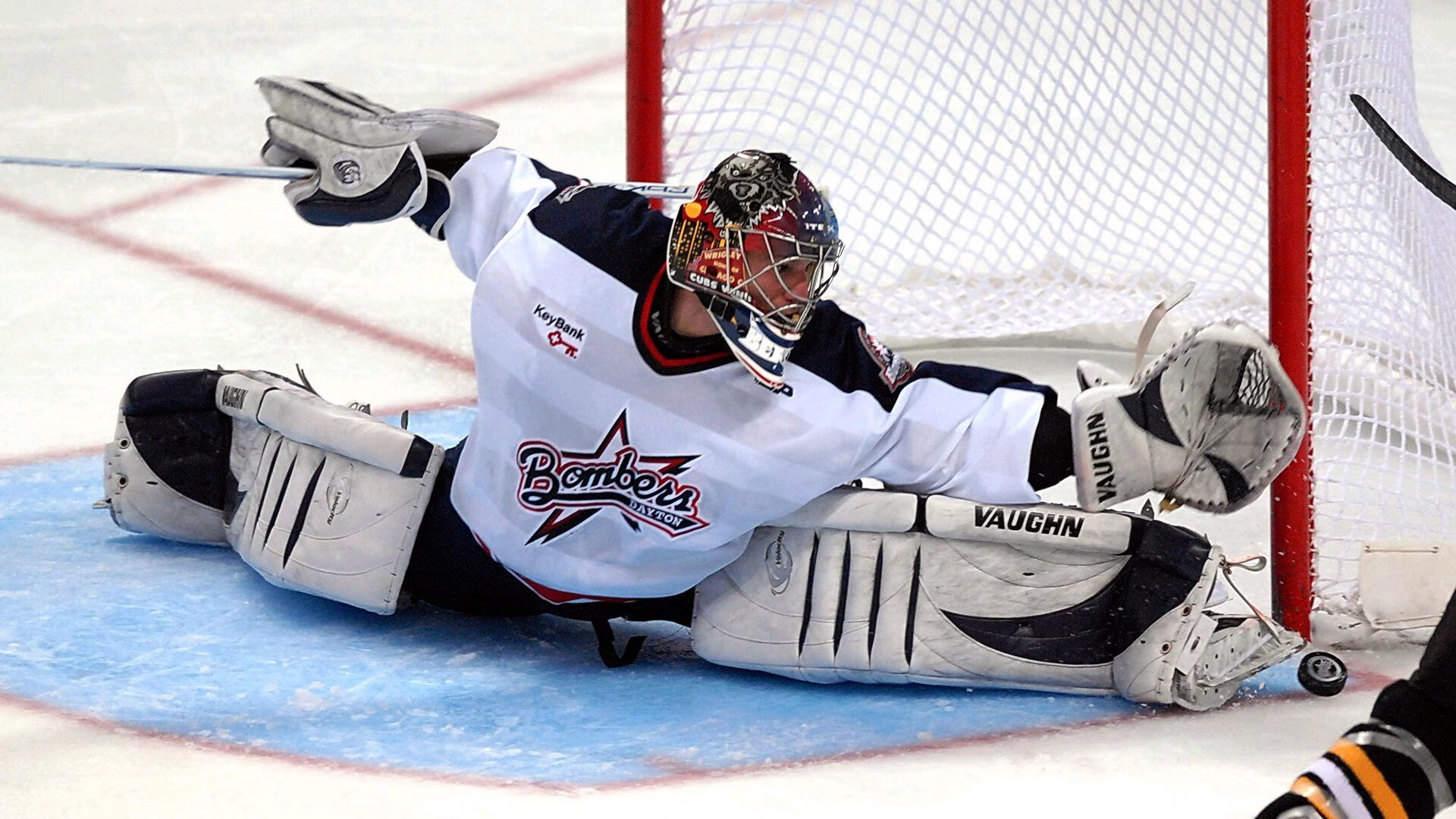 ayx-《电竞硬件的革新：电竞专用显示器、鼠标的最新技术探索》，电竞显示器推荐什么牌子好